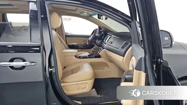 Kia The New Carnival 2018 Черный из Кореи, фото 2