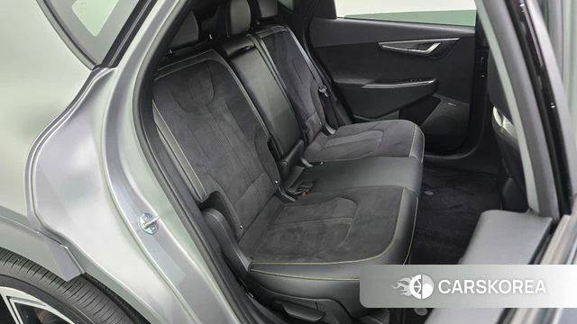 Kia EV6 2023 Серебристо-серый из Кореи, фото 2