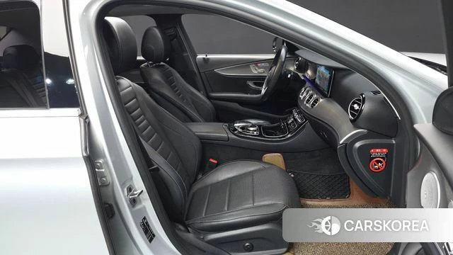 Mercedes-Benz E-Class W213 2019 Серебряный из Кореи, фото 2