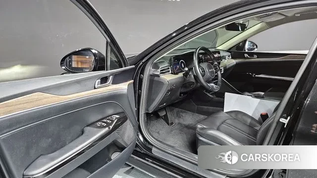 Kia K5 3rd generation 2023 Черный из Кореи, фото 2