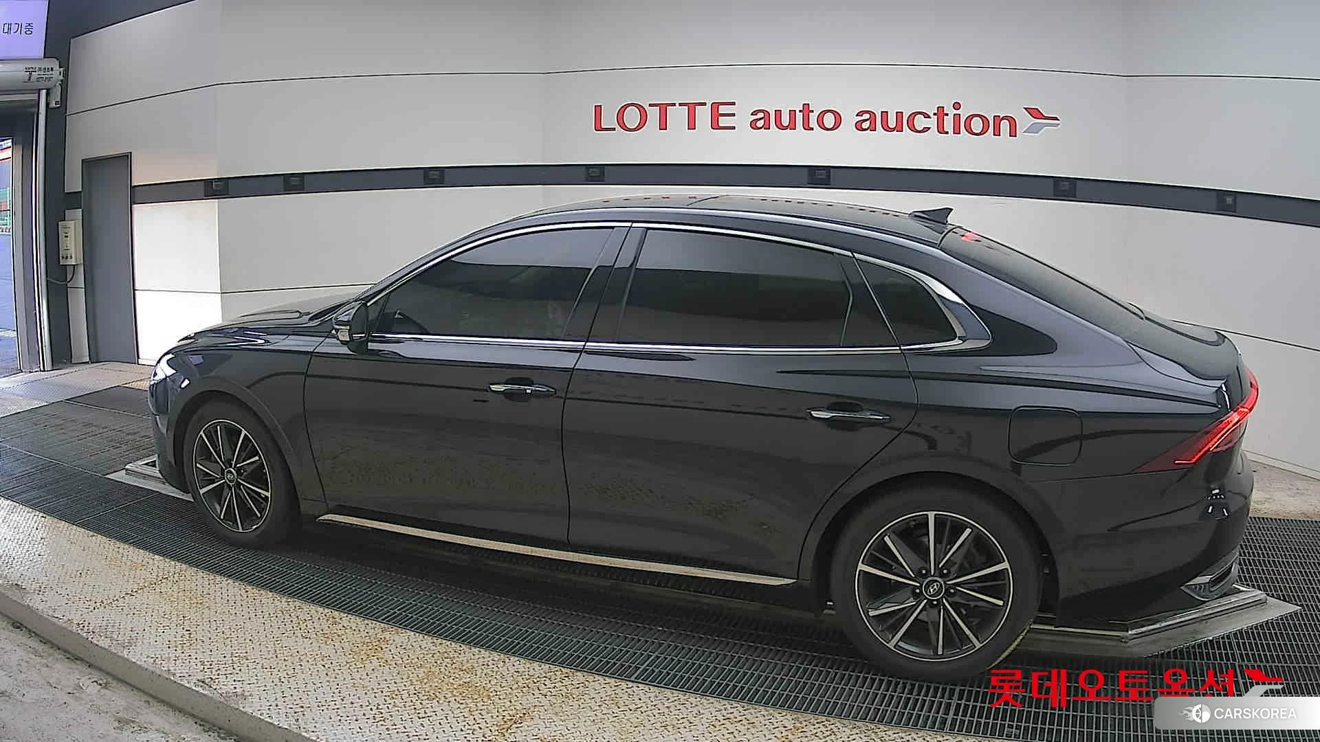Hyundai Grandeur 2022 Midnight Black Pearl из Кореи, фото 2