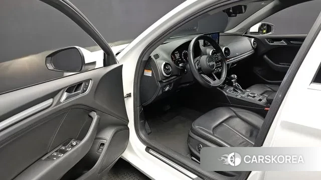 Audi New A3 2018 Белый из Кореи, фото 2