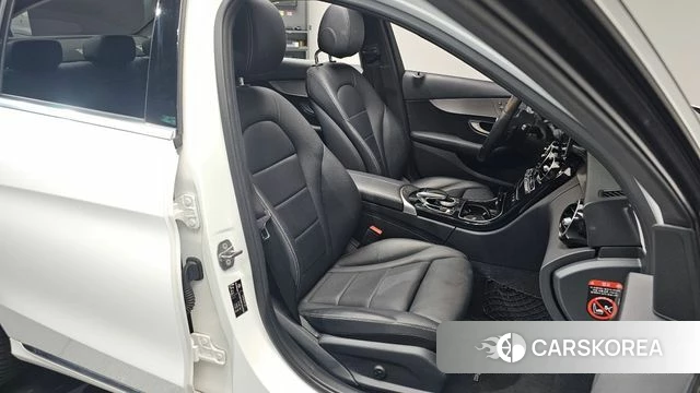 Mercedes-Benz C-Class W205 2020 Белый из Кореи, фото 2