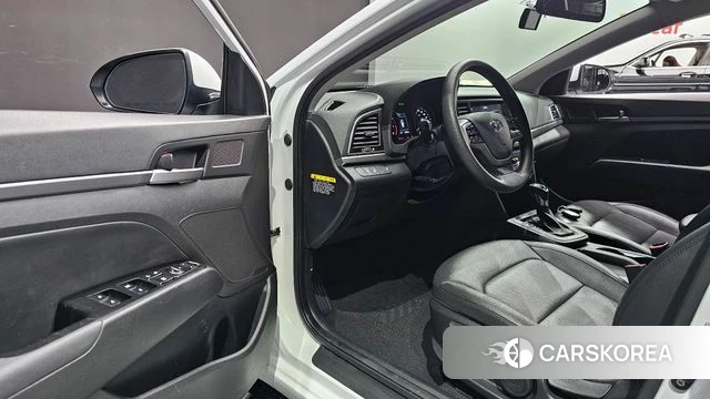 Hyundai Avante AD 2018 Белый из Кореи, фото 2