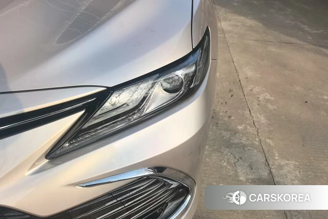 Toyota Camry 2023 Шампань из Китая, фото 2