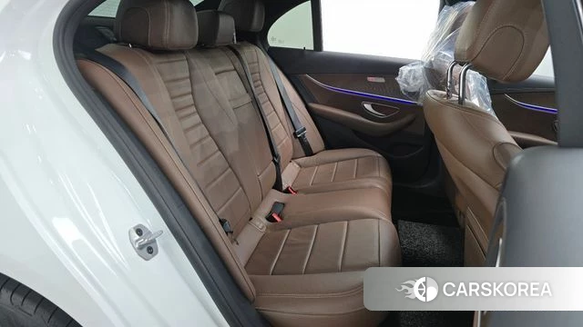 Mercedes-Benz E-Class W213 2023 Белый из Кореи, фото 2