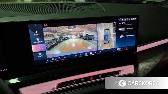 BMW 5 Series (G60) 2025 Небесно-голубой из Кореи, фото 2