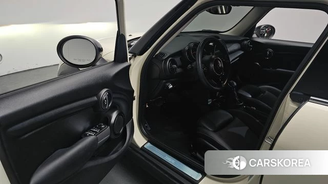 Mini Cooper 2019 Жемчужный цвет из Кореи, фото 2