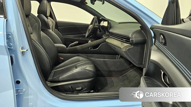 Hyundai Avante (CN7) 2022 Светло-серебряный цвет из Кореи, фото 2