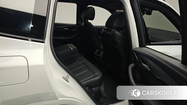 BMW iX3 2024 Белый из Кореи, фото 2