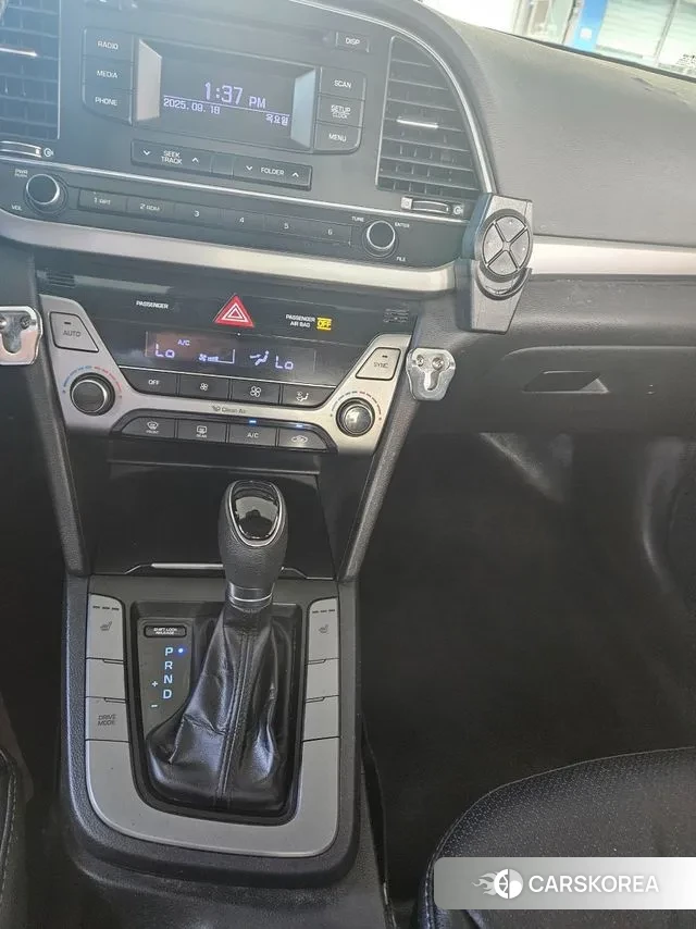 Hyundai Avante AD id 3179471 из Кореи 2