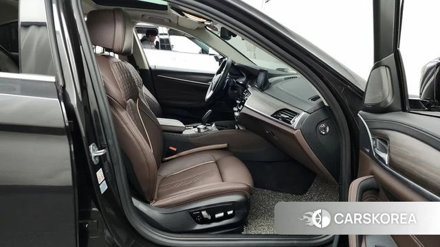 BMW 5 Series (G30) 2020 Серый из Кореи, фото 2