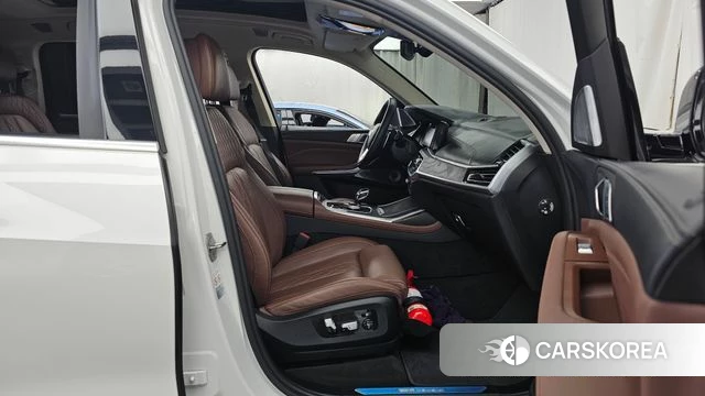 BMW X7 (G07) 2021 Белый из Кореи, фото 2
