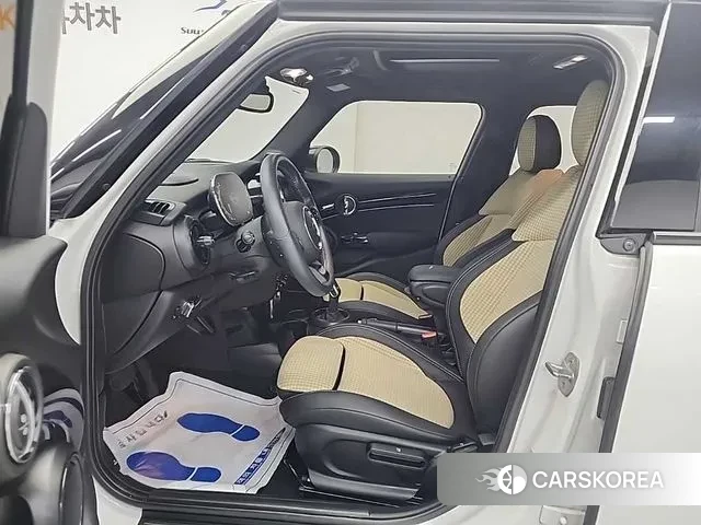 Mini Cooper S 2023 Белый из Кореи, фото 2