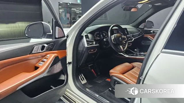 BMW X7 (G07) 2022 Белый из Кореи, фото 2