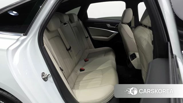 Audi A6 (C8) 2023 Белый из Кореи, фото 2
