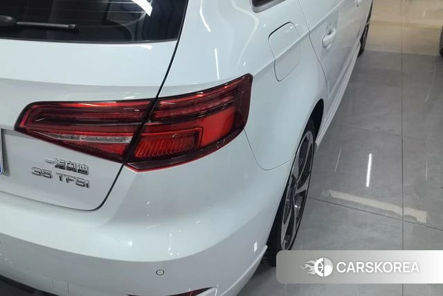 Audi A3 2018 Белый из Китая, фото 2
