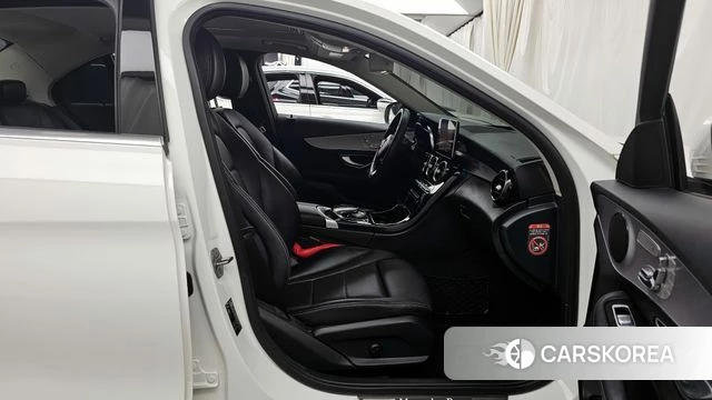 Mercedes-Benz C-Class W205 2018 Белый из Кореи, фото 2