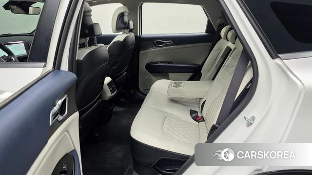 Kia Sportage 5th Generation Hybrid 2024 Белый из Кореи, фото 2
