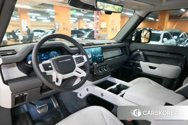 Land Rover Defender (L663) 2024 Черный из Кореи, фото 2