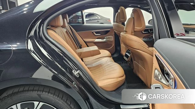 Mercedes-Benz E-Class W214 2024 Черный из Кореи, фото 2