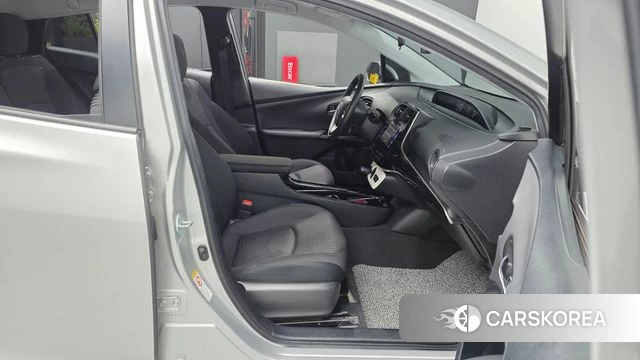 Toyota Prius 4th Generation 2018 Серебристо-серый из Кореи, фото 2