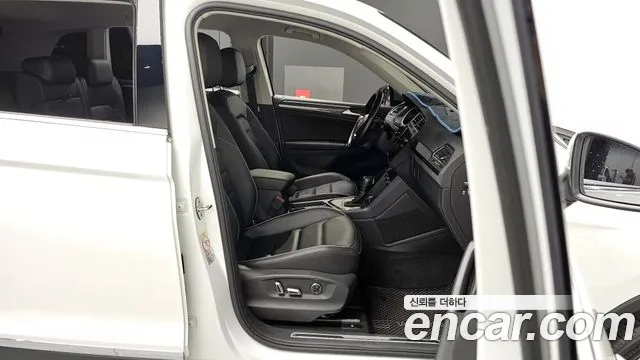 Volkswagen Tiguan second Generation 2020 Белый из Кореи, фото 2