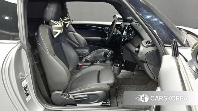 Mini Cooper Electric 2023 Серебряный из Кореи, фото 2