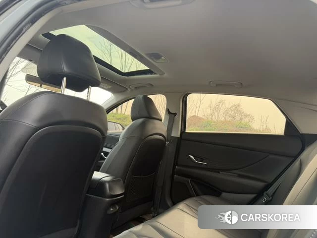 Hyundai Elantra 2021 Серебристо-серый из Китая, фото 2