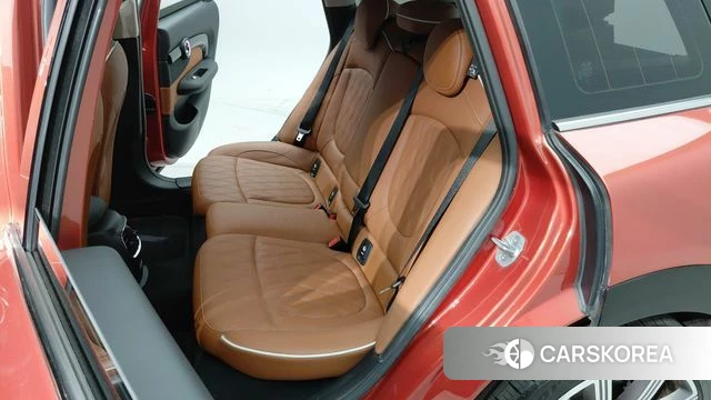 Mini Cooper S Clubman 2024 Красный из Кореи, фото 2