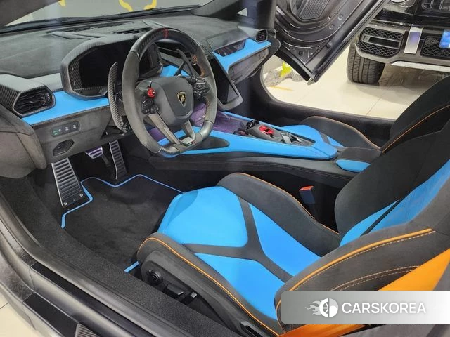 Lamborghini Revuelto 2025 Серебристо-серый из Кореи, фото 2