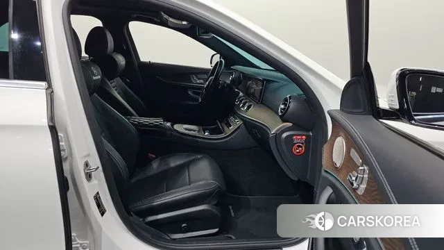 Mercedes-Benz E-Class W213 2021 Белый из Кореи, фото 2