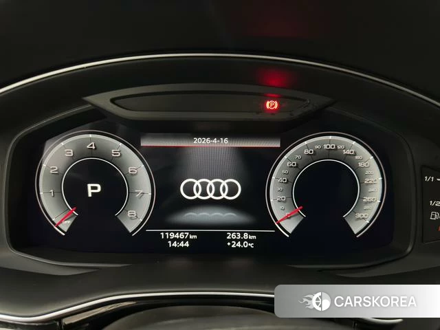 Audi Q7 2021 Черный из Китая, фото 2