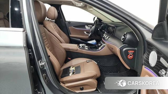 Mercedes-Benz E-Class W213 2019 Серый из Кореи, фото 2