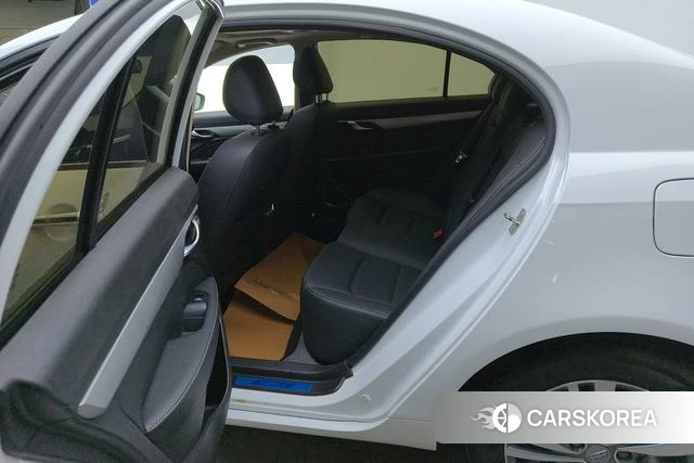 Geely Automobile Emgrand 2019 Белый из Китая, фото 2
