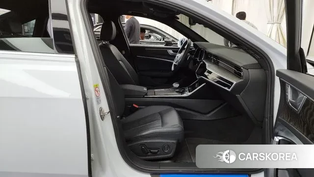 Audi A6 (C8) 2023 Белый из Кореи, фото 2