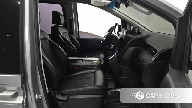 Hyundai Staria 2021 Серебряный из Кореи, фото 2