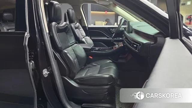 Lincoln Aviator 2nd generation 2021 Черный из Кореи, фото 2