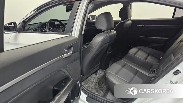 Hyundai Avante AD 2018 Белый из Кореи, фото 2