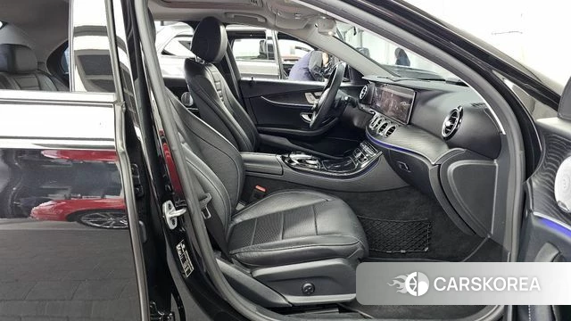Mercedes-Benz E-Class W213 2020 Черный из Кореи, фото 2