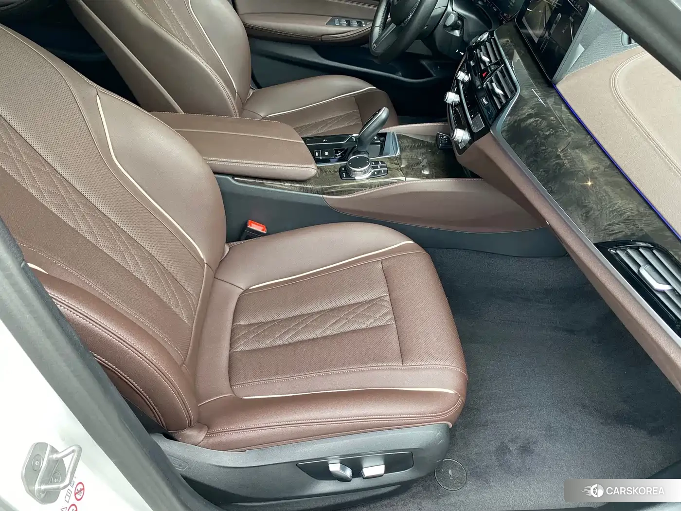 BMW 5 series 2024 Белый из Китая, фото 2
