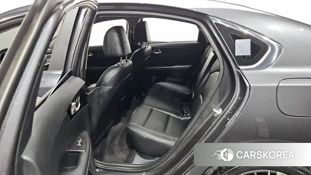 Kia The New K3 2nd generation 2022 Серый из Кореи, фото 2