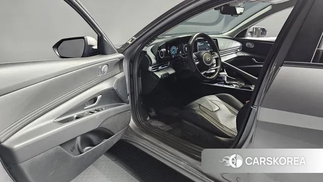 Hyundai The New Avante (CN7) 2024 Серебристо-серый из Кореи, фото 2