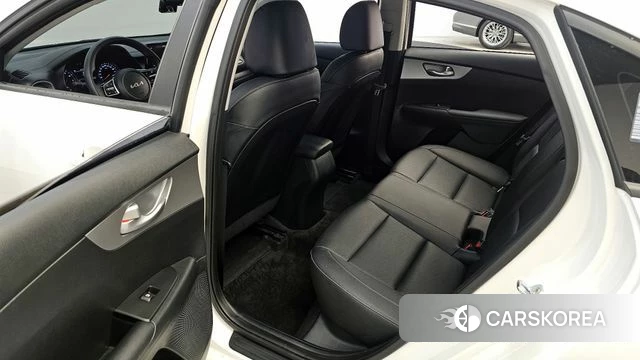 Kia The New K3 2nd generation 2022 Белый из Кореи, фото 2