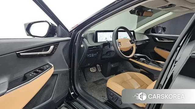 Kia EV6 2023 Черный из Кореи, фото 2