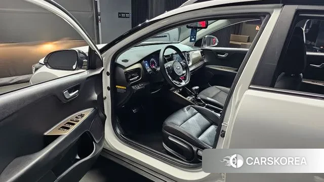 Kia Stonic 2018 Белый из Кореи, фото 2