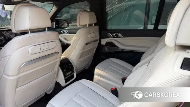 BMW X7 (G07) 2023 Белый из Кореи, фото 2