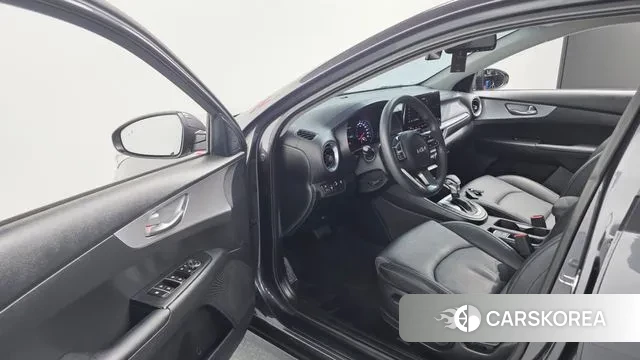 Kia The New K3 2nd generation 2021 Серый из Кореи, фото 2