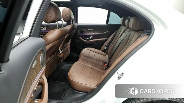 Mercedes-Benz E-Class W213 2022 Белый из Кореи, фото 2