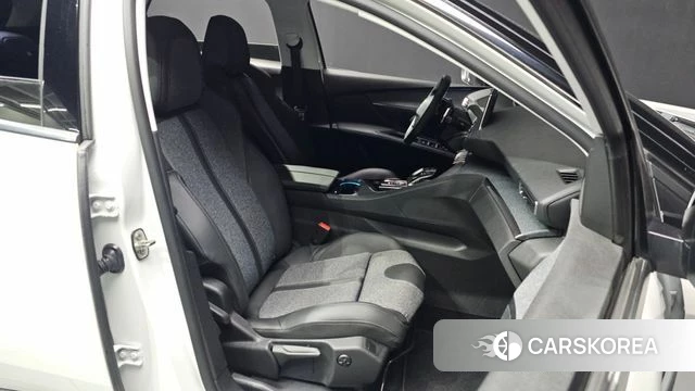 Peugeot 3008 second generation 2021 Белый из Кореи, фото 2